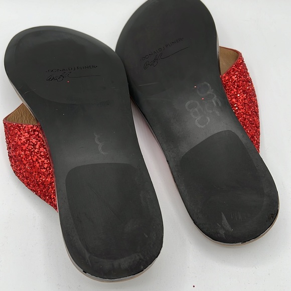 Donald J Pliner Red Glitter Thong Flat Sandals - Picture 4 of 6
